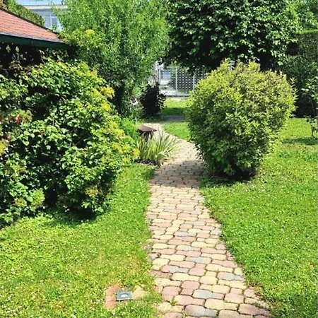 Down Town With Garden Apartment